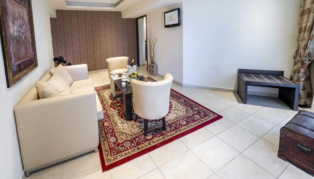 Amalias Hotel Kourouta Exterior photo